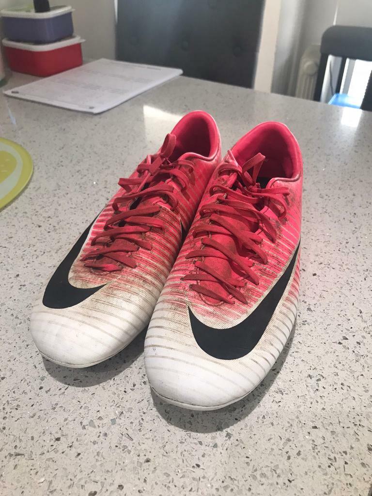 nike boots size 8